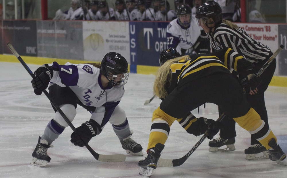151110_W_HOCKEY