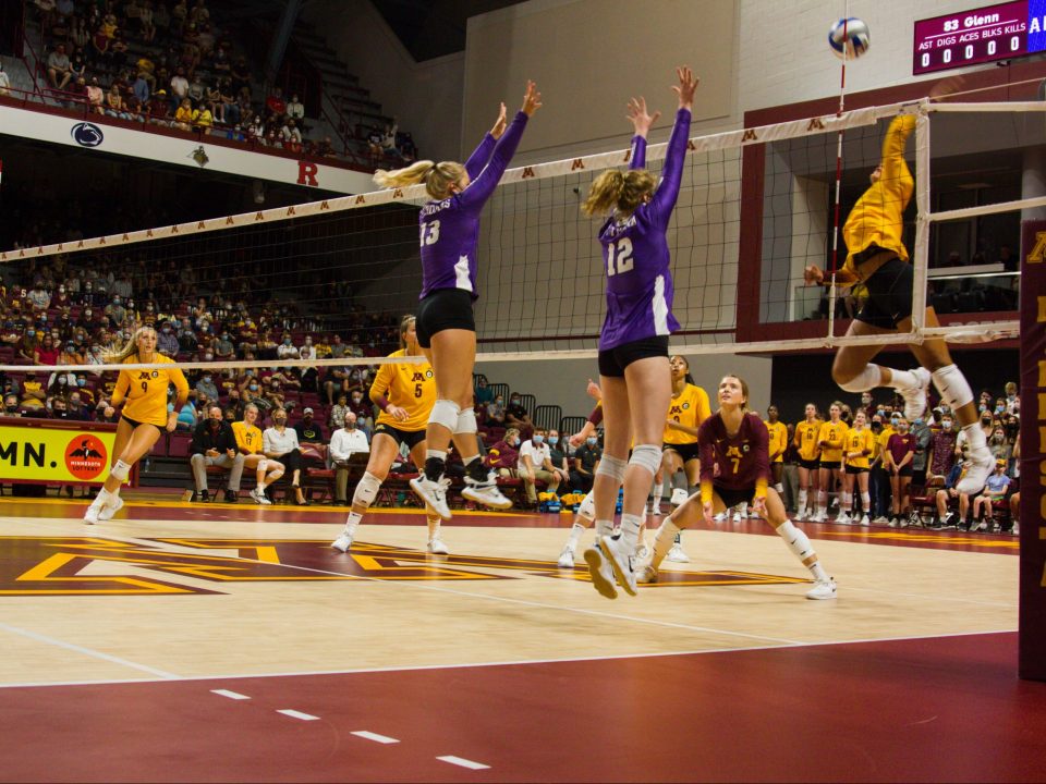 Tommie volleyball loses three sets to Gophers in first game of Diet