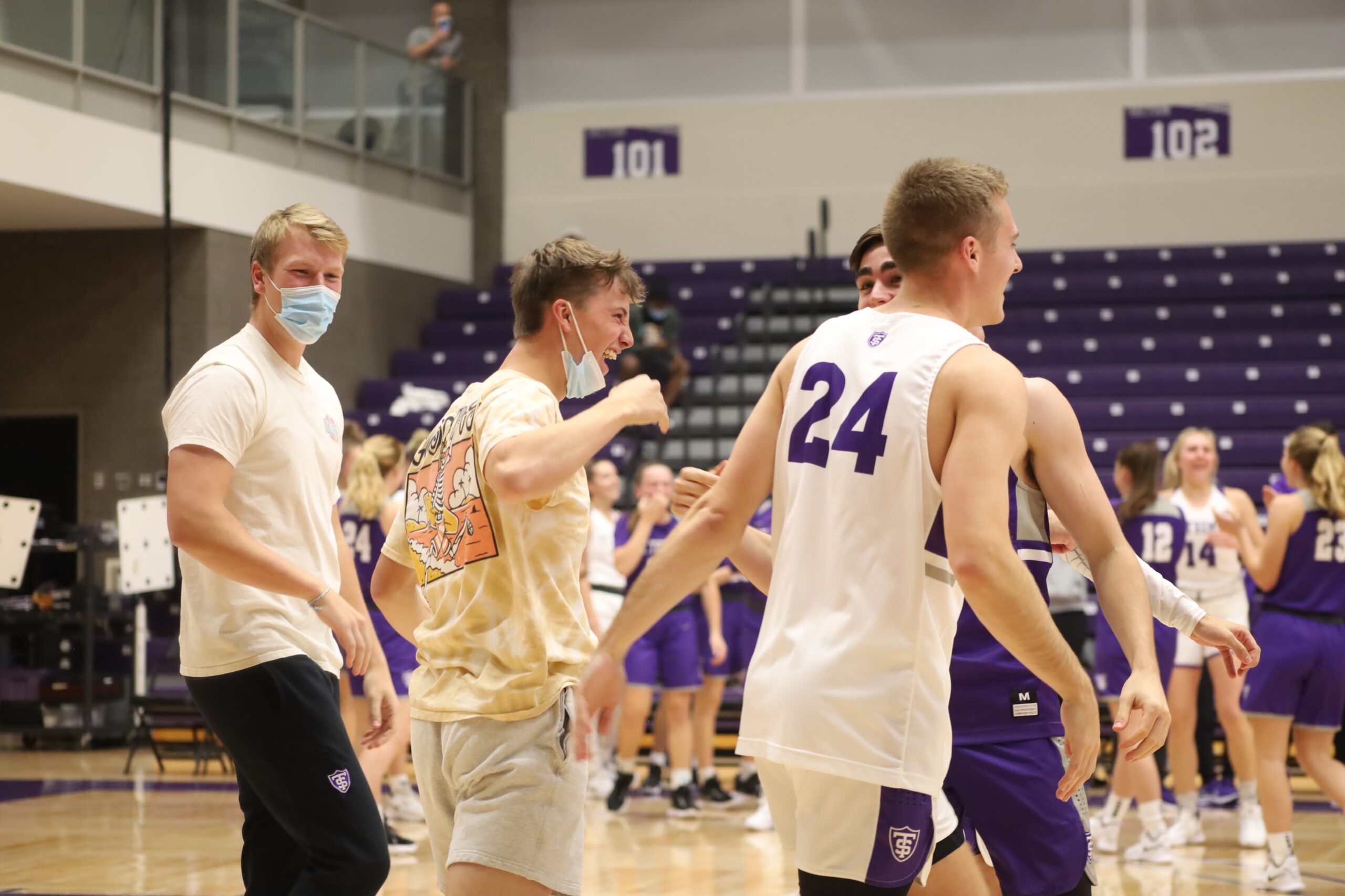 St. Thomas Wins First-ever Basketball Game at U.S. Bank Stadium - Newsroom