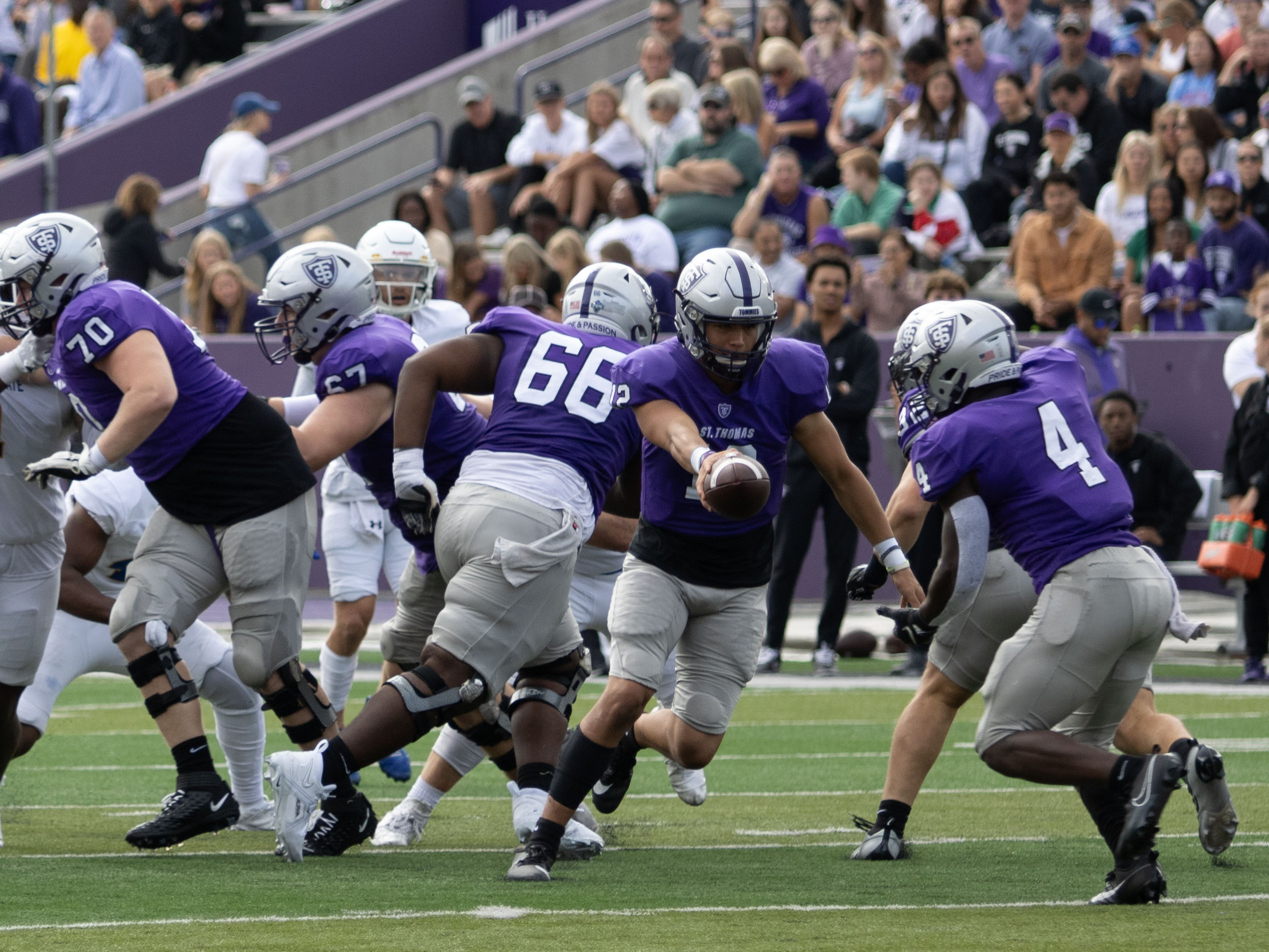 St. Thomas Wins First-ever Basketball Game at U.S. Bank Stadium - Newsroom