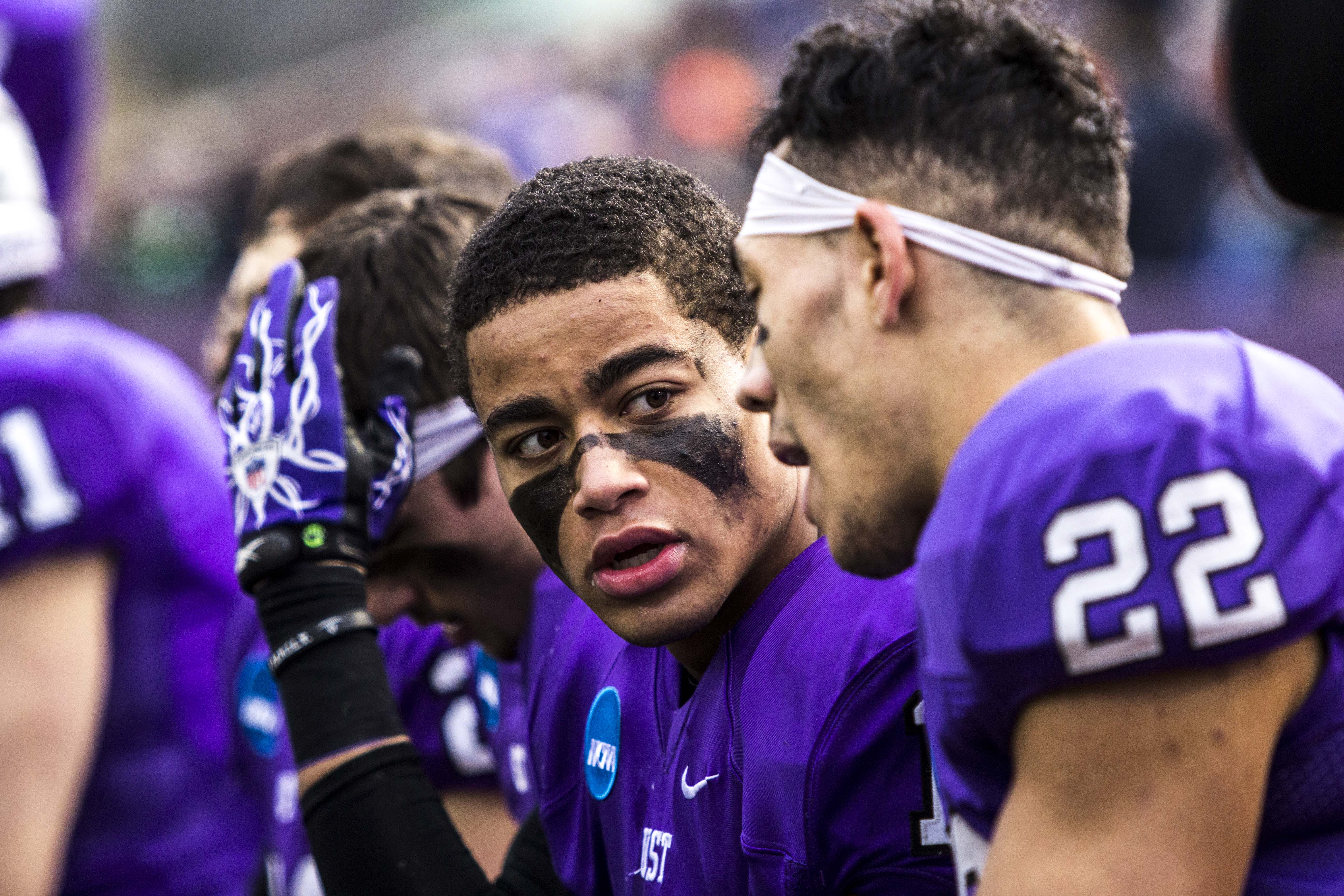 151212_FOOTBALL_LINFIELD
