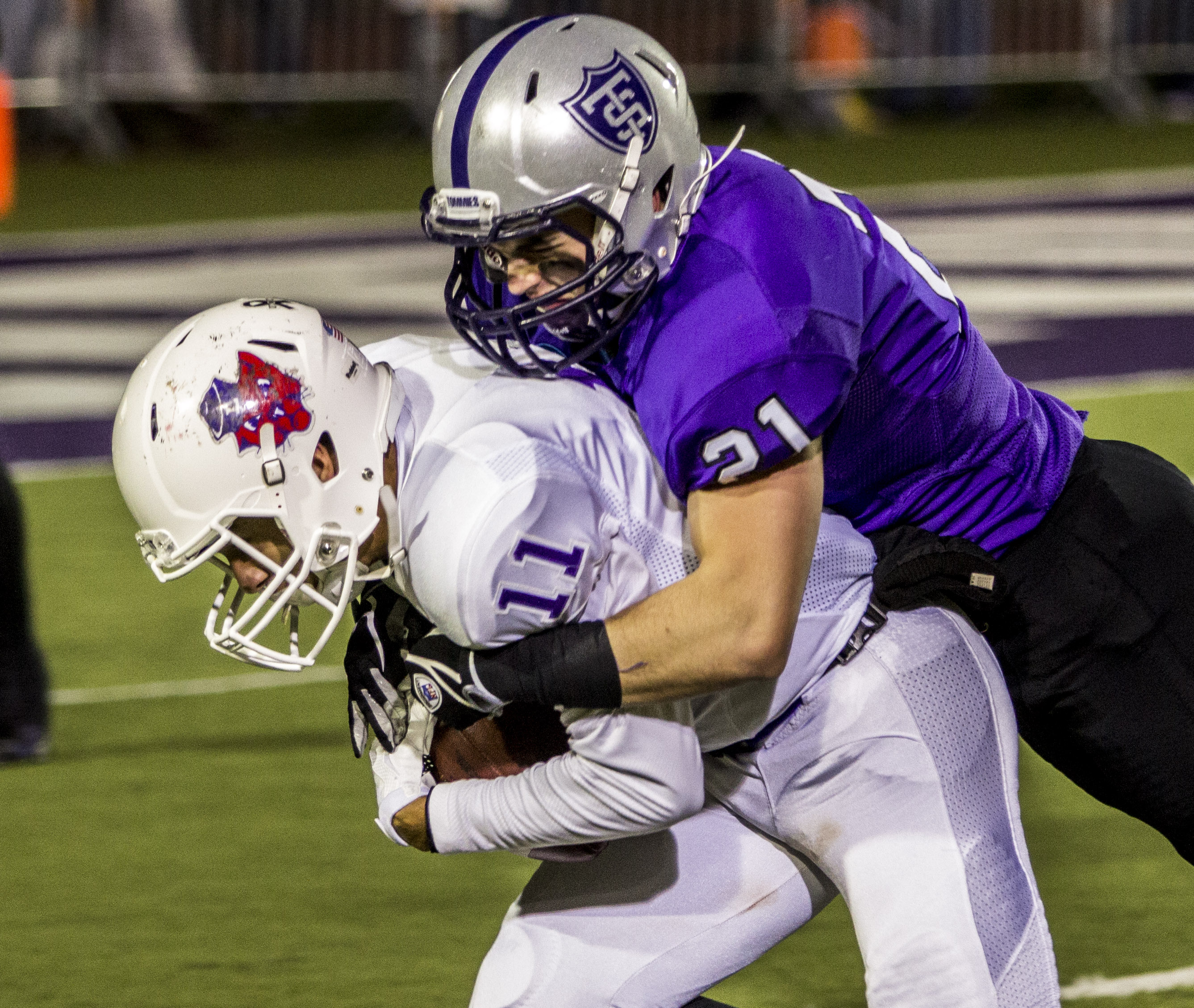 151212_FOOTBALL_LINFIELD