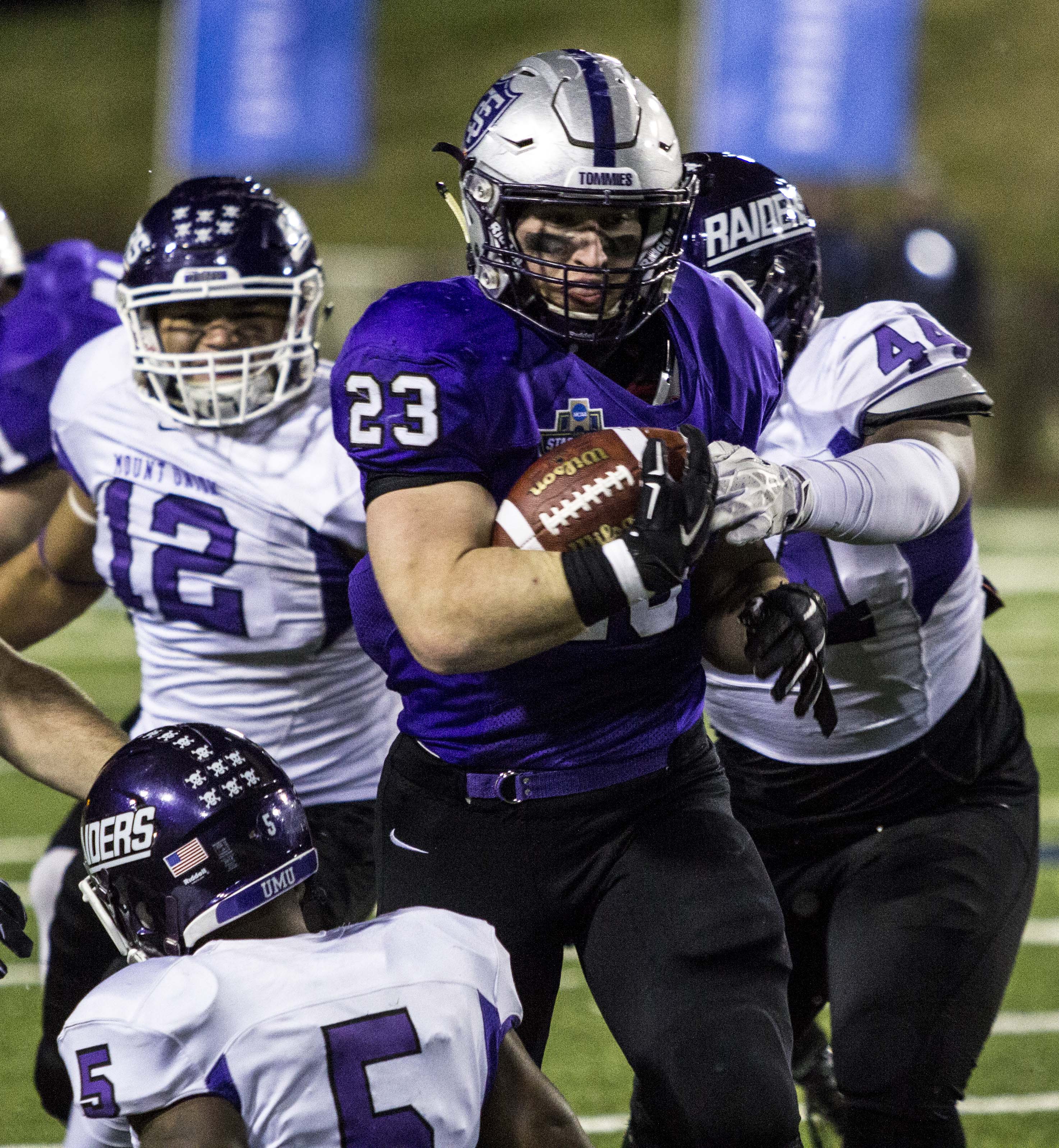 151218_FOOTBALL_STAGG